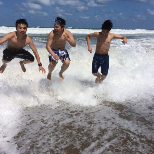 贏在起跑線？中國孩子赴美留學(xué)是否越早越好？