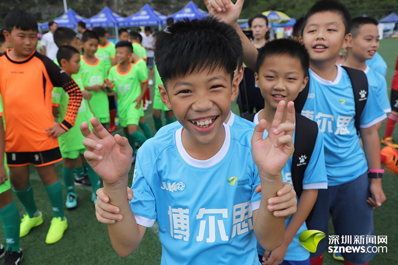  “足球讓我快樂！”